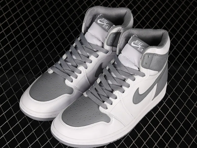 All categories Air Jordan Jordan series basketball shoes Air Jordan 1 High foreign trade version Air Jordan 1 High OG "Stealth" AJ1 Joe 1 white gray 555088-037